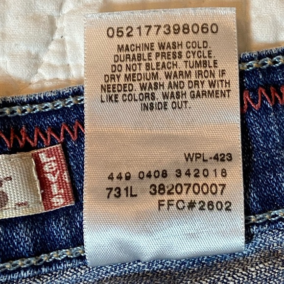 Women's Levi’s 515 Blue Denim Jean Shorts - Picture 3 of 4